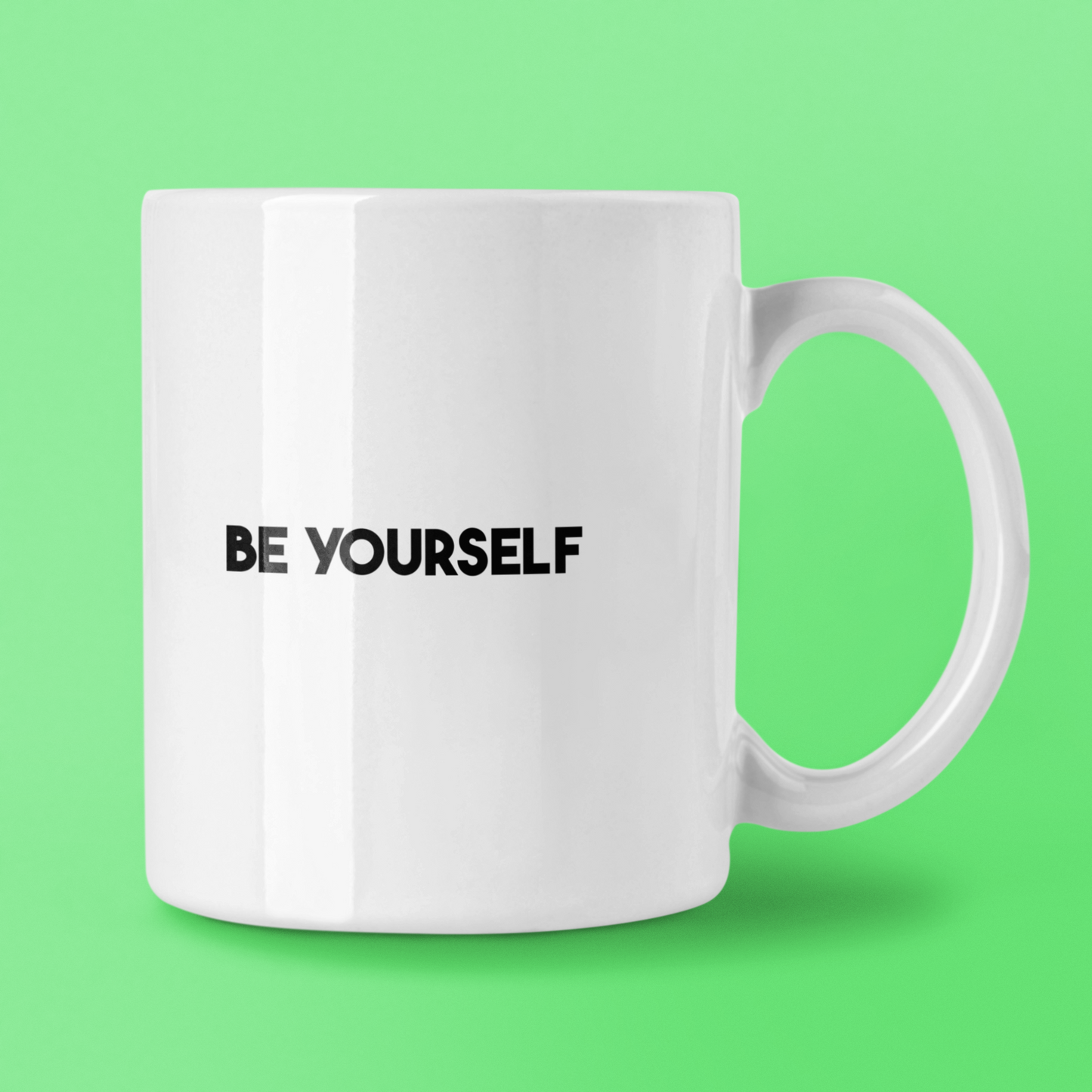 Hrnček Be yourself - Bombové