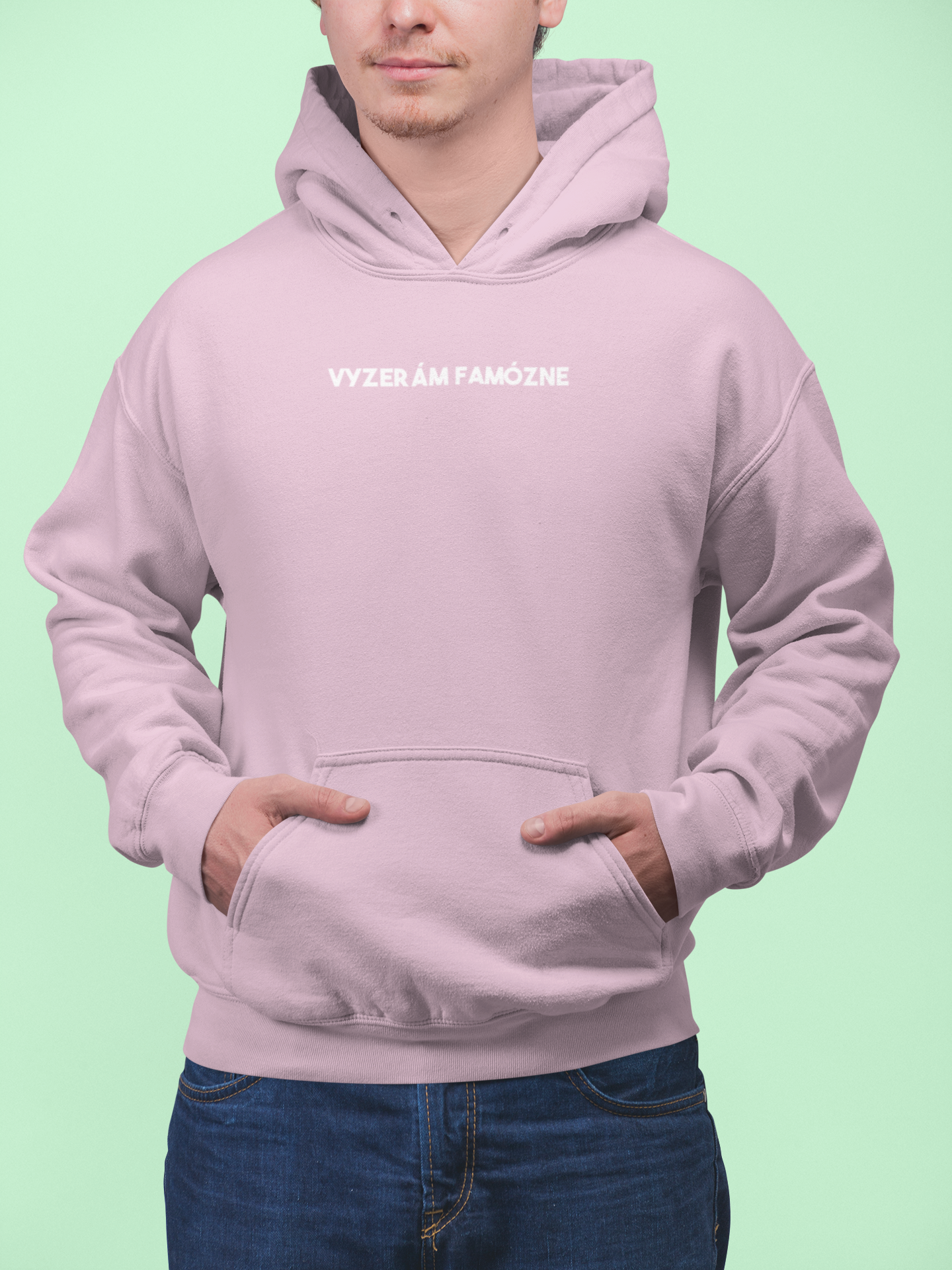 Mikina s nápisom "Vyzerám famózne"