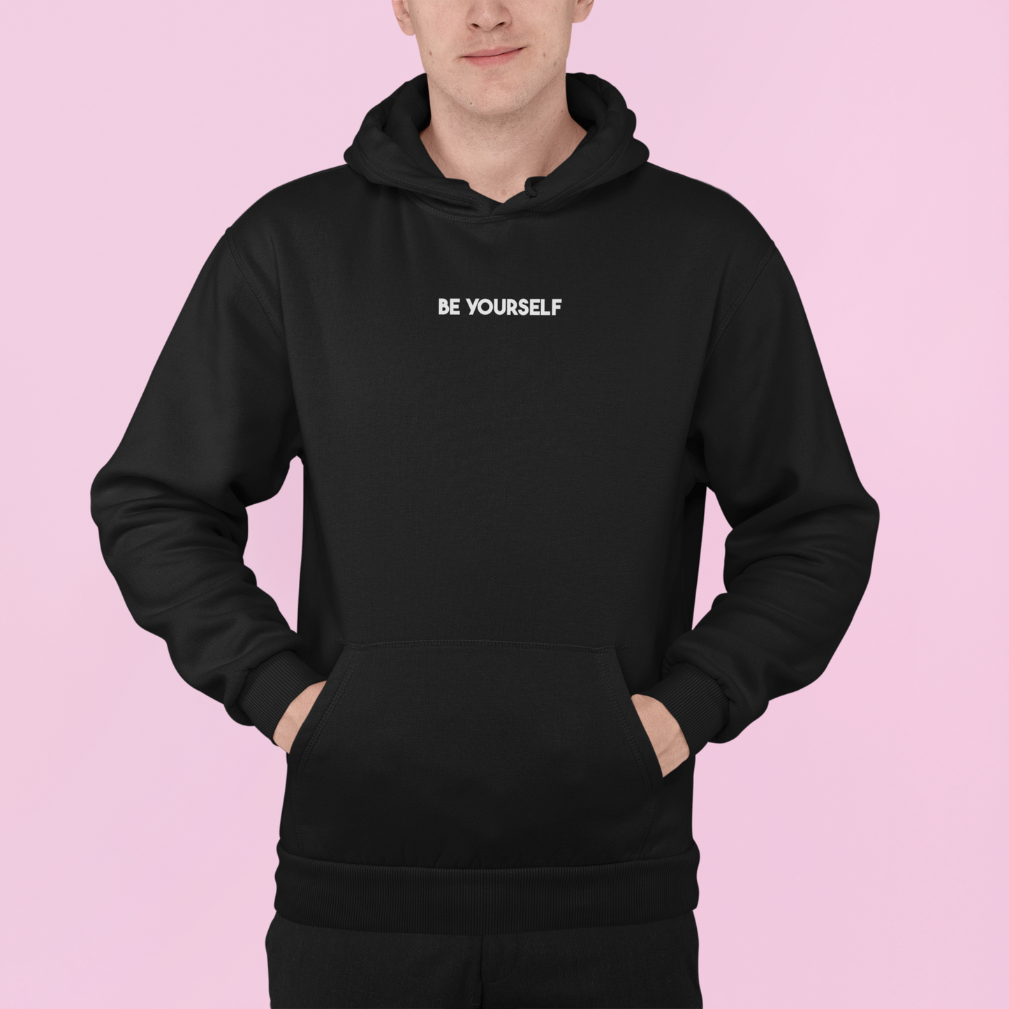Mikina s nápisom "Be yourself"