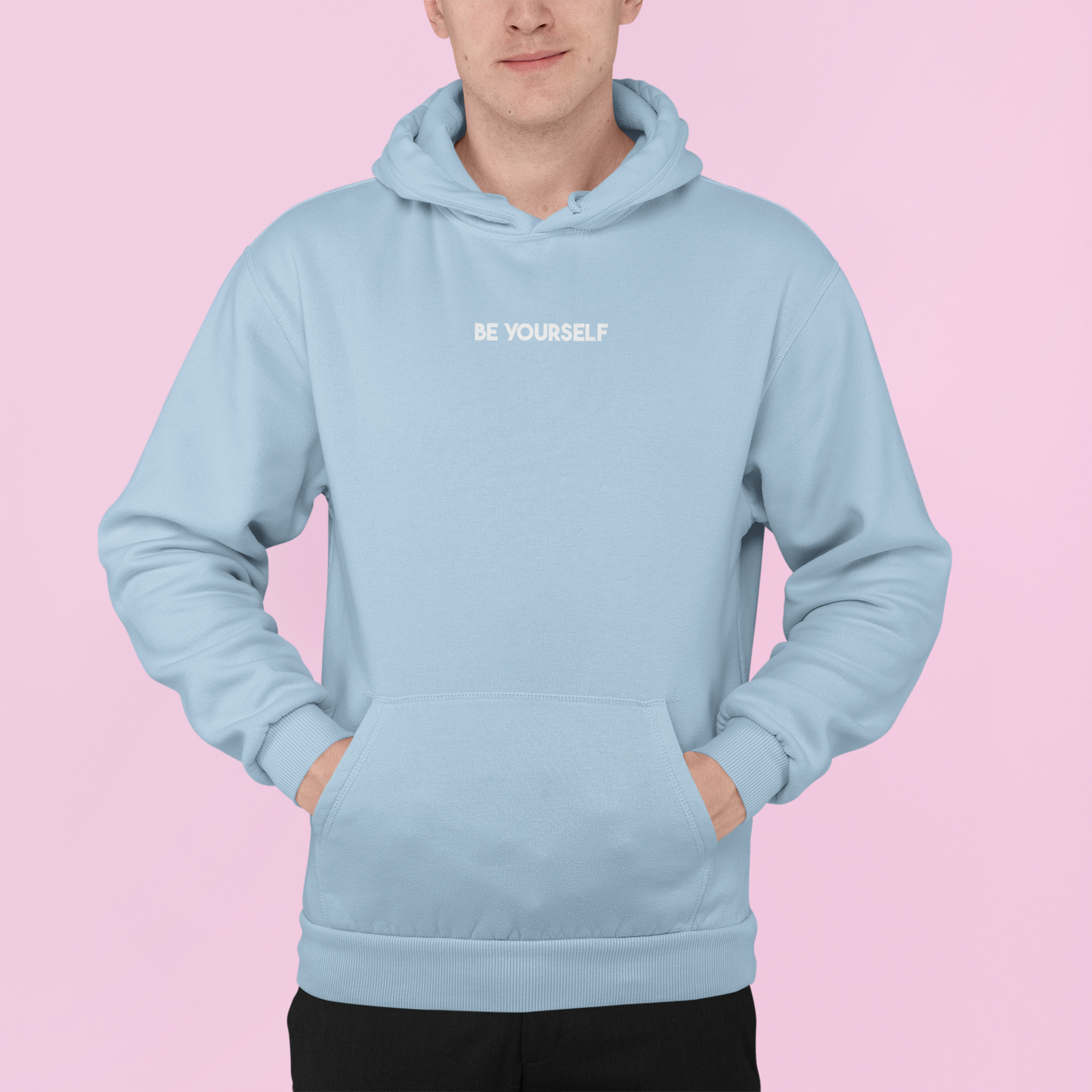 Mikina s nápisom "Be yourself"