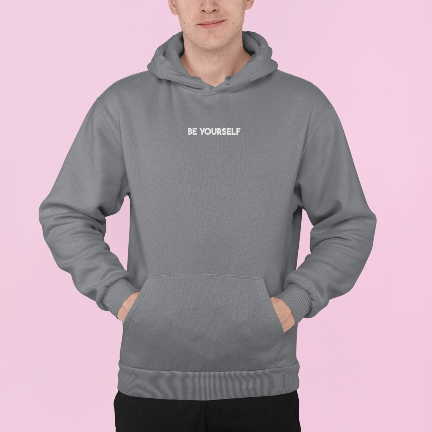 Mikina s nápisom "Be yourself"