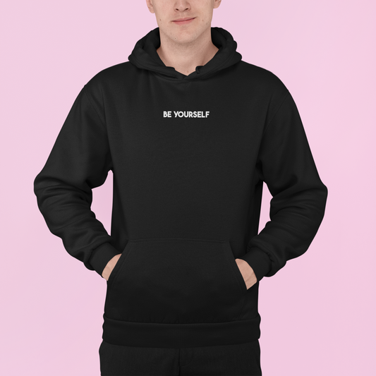 Mikina s nápisom "Be yourself"