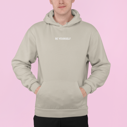 Mikina s nápisom "Be yourself"