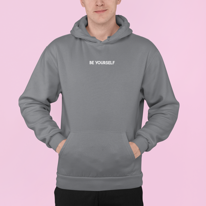 Mikina s nápisom "Be yourself"