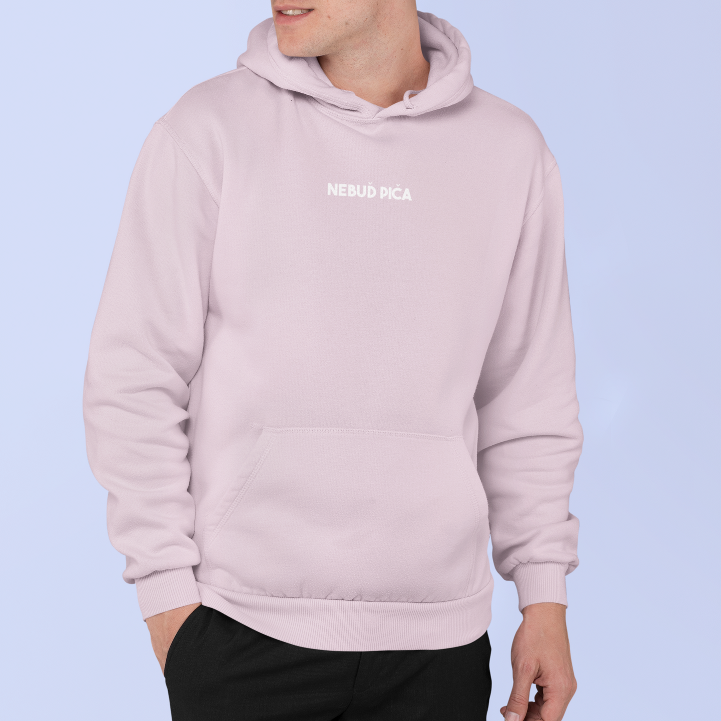 Mikina s nápisom "Nebuď piča"