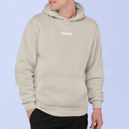 Mikina s nápisom "Versače"